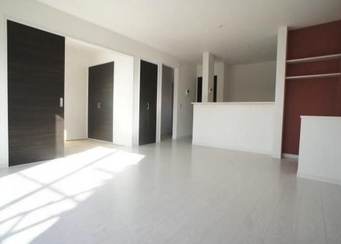 4LDK House for Sale in Saitama City, Saitama Prefecture - Thumbnail 2