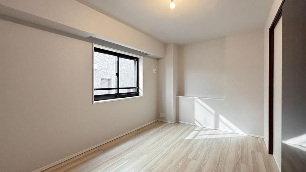 Garden Hills Yotsuya Geihinnomori 3LDK Apartment for Sale in Shinjuku - Thumbnail 4