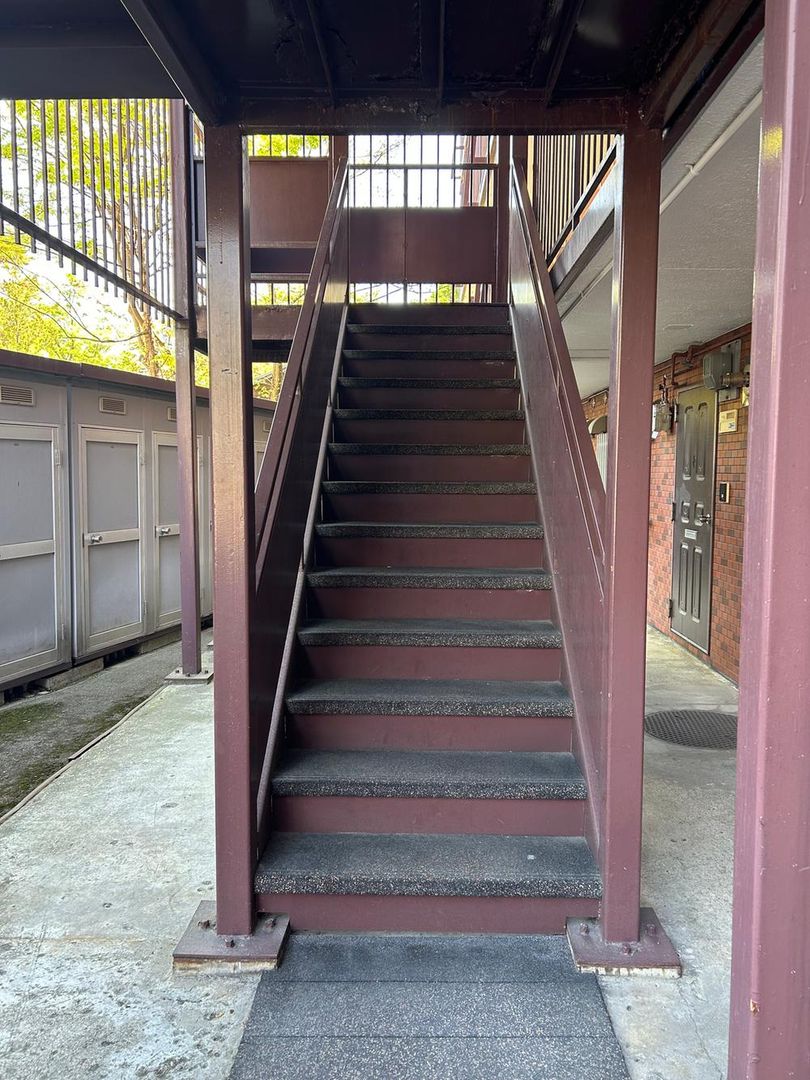Renovated 2LDK Apartment in Sapporo Chuo Ward for 12 Million Yen - Thumbnail 3