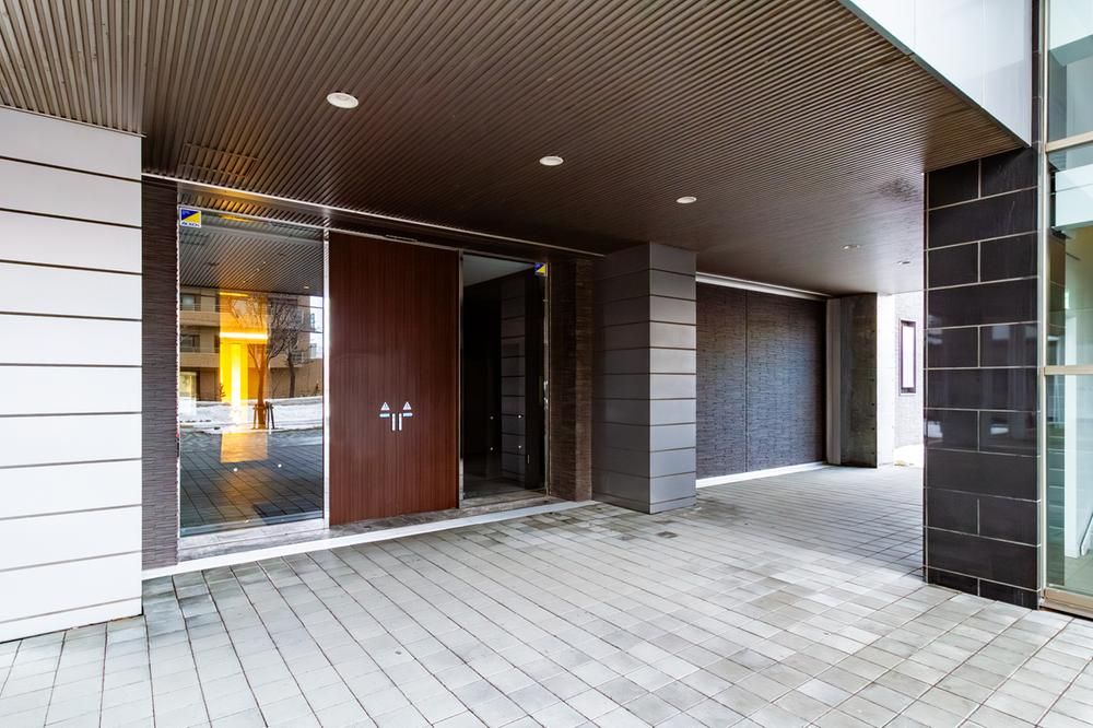 2LDK Apartment for Sale in Kotoni, Nishi Ward, Sapporo - Thumbnail 2
