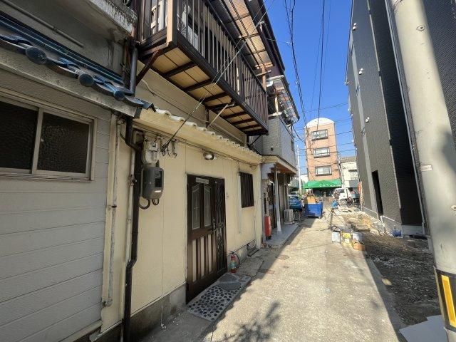 4LDK Terrace House for Sale near Karumo Station, Kobe - Thumbnail 2