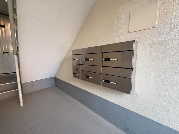Renovated 2LDK Apartment with Private Garden in Totsuka, Yokohama - Thumbnail 2