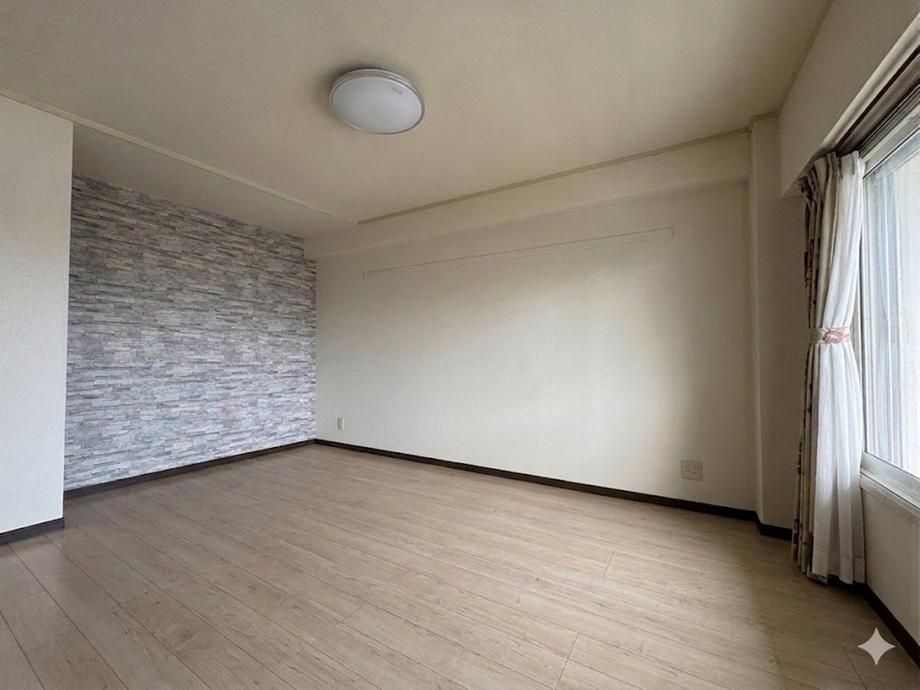 2LDK Apartment for Sale Near Hassamu Station, Sapporo - Thumbnail 2