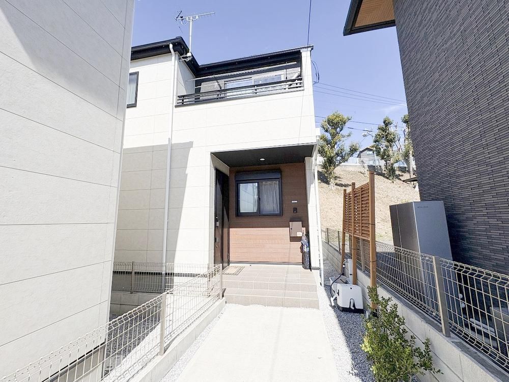 4LDK Eco House in Hachioji with Solar Power & 2 Parking - Thumbnail 2