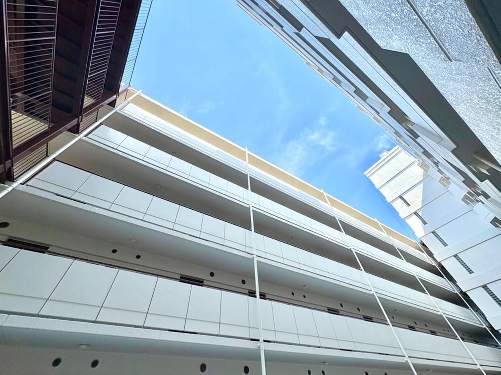 Renovated 3LDK Apartment in Kikuna, Yokohama - Thumbnail 2