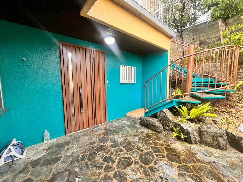 Hilltop 2LDK House with Ocean View in Ginowan, Okinawa - Thumbnail 2