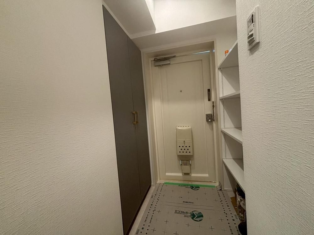 Renovated 2LDK Apartment in Kohoku Ward, Yokohama - Thumbnail 3