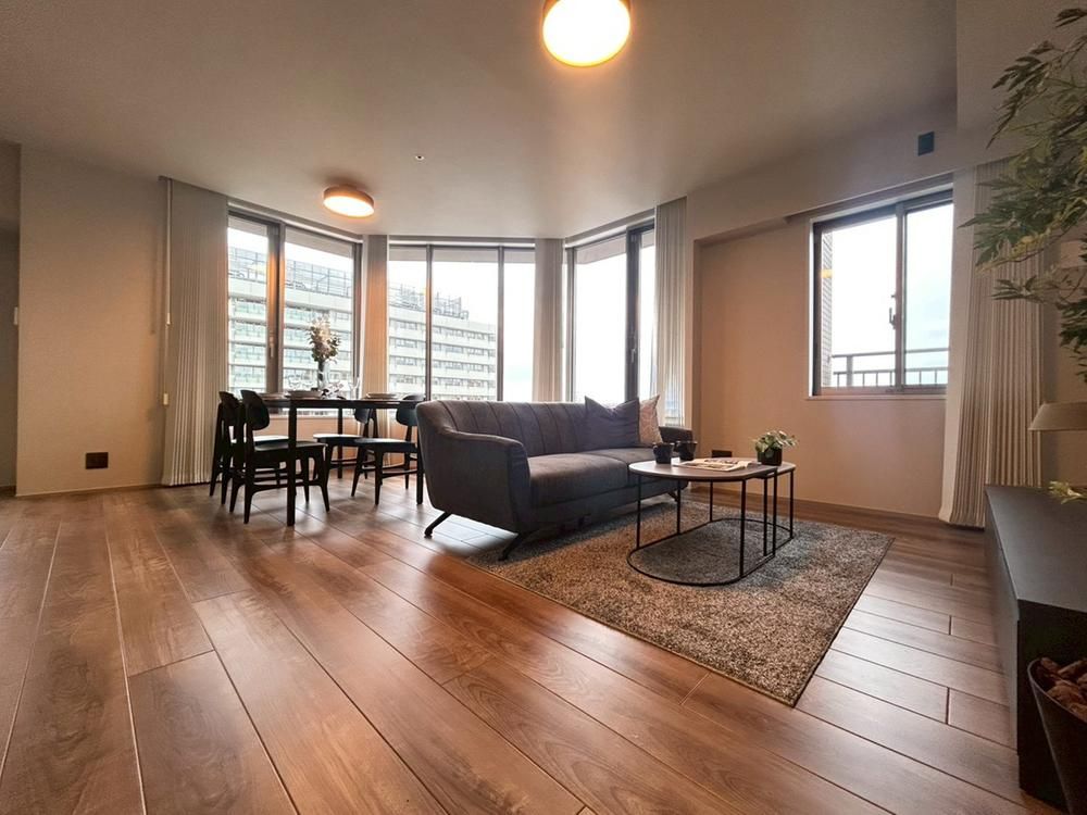 2LDK Apartment for Sale in Tennoji Ward, Osaka 72.43m² - Thumbnail 4
