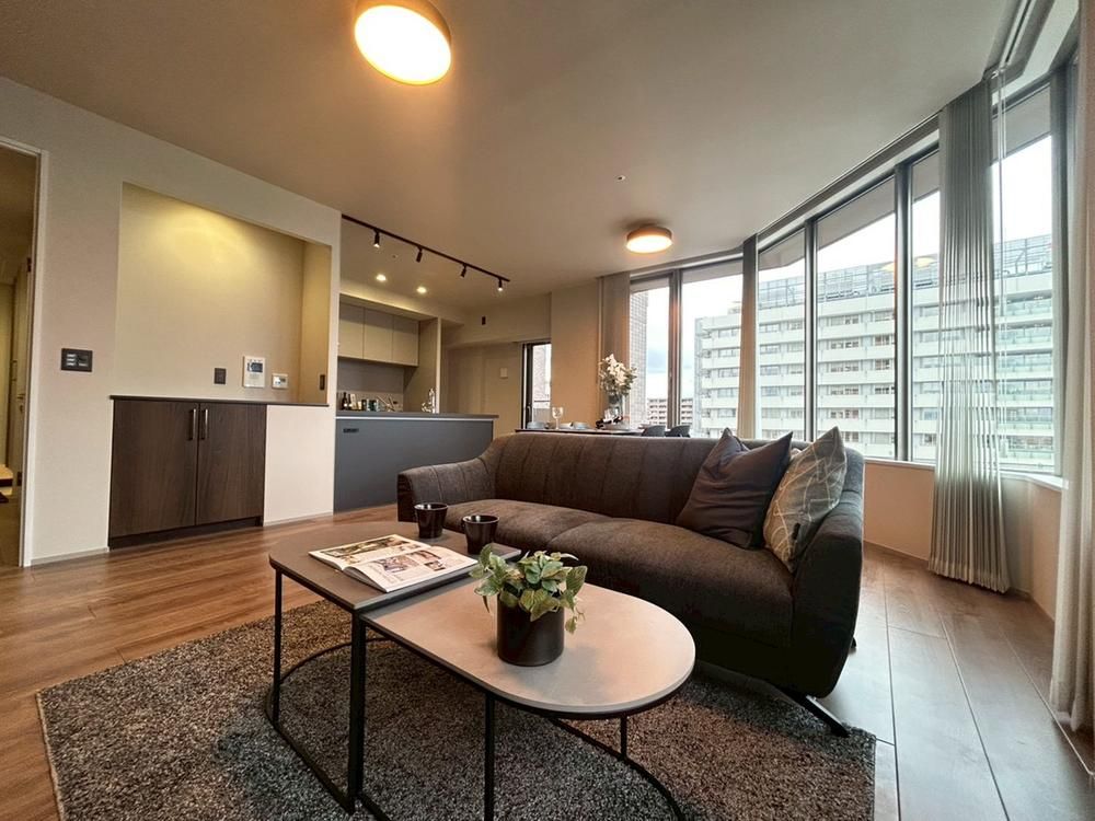 2LDK Apartment for Sale in Tennoji Ward, Osaka 72.43m² - Thumbnail 3