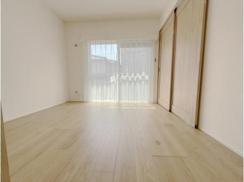 Renovated 3LDK Apartment in Kawasaki Nakahara Ward - Thumbnail 4