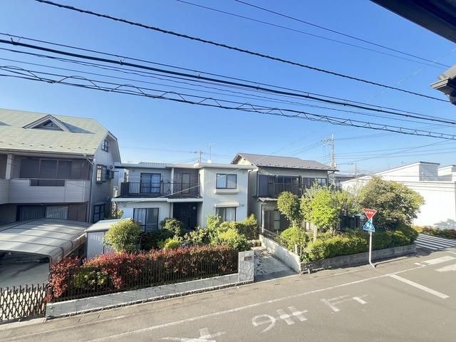 5LDK House for Sale in Sakura Ward, Saitama - Thumbnail 2