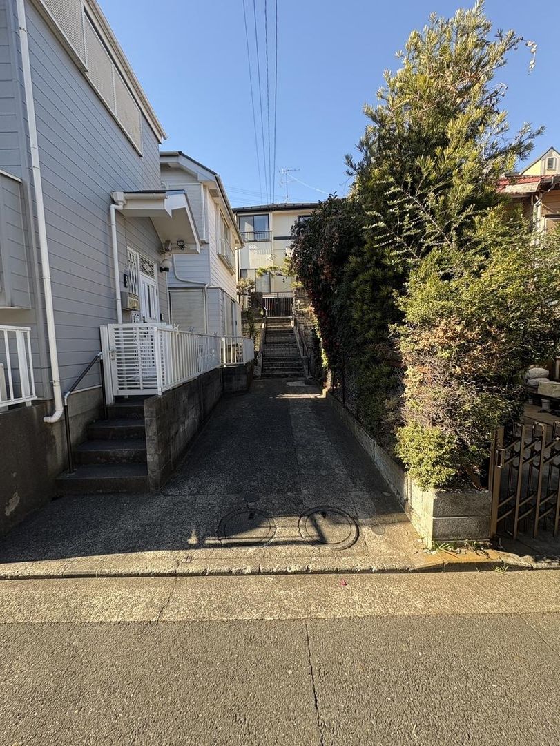 4LDK Detached House with Garden in Tsurumi, Yokohama - Thumbnail 3