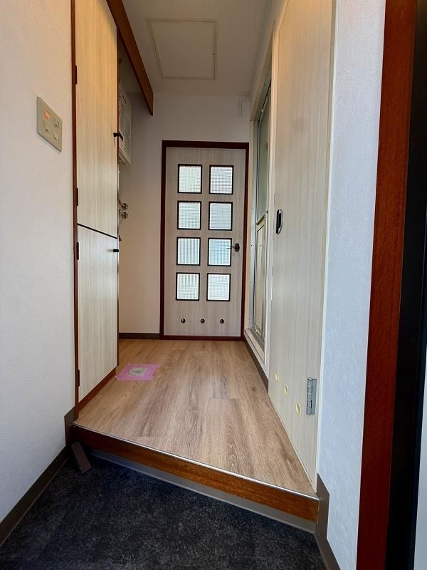 Renovated 2DK Apartment for Sale Near Kotoni Station, Sapporo - Thumbnail 4