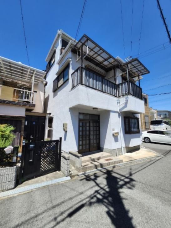 3-Story 3LDK+S House for Sale in Takarazuka, Hyogo - Thumbnail 2