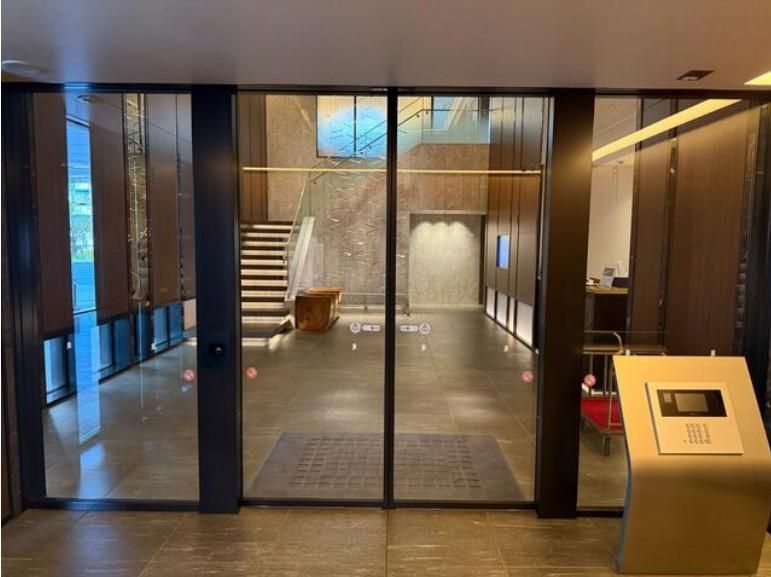 2LDK Apartment in Shibuya, Tokyo - Brillia Tower Yoyogi Park - Thumbnail 2