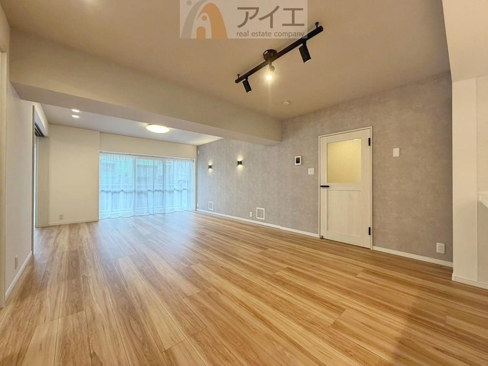 Renovated 4LDK Apartment for Sale in Kashiwa, Chiba - Thumbnail 3