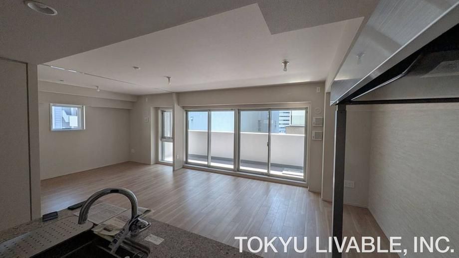 2LDK+S Apartment for Sale in Kanagawa Ward, Yokohama - Thumbnail 2