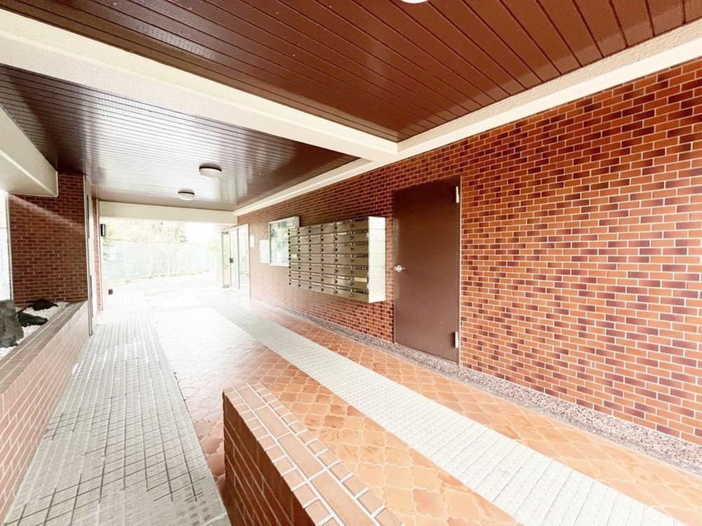 2LDK Condo in Kanazawa-ku, Yokohama - 68m² with Garden - Thumbnail 3