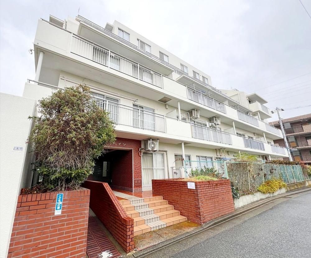 2LDK Condo in Kanazawa-ku, Yokohama - 68m² with Garden - Thumbnail 2