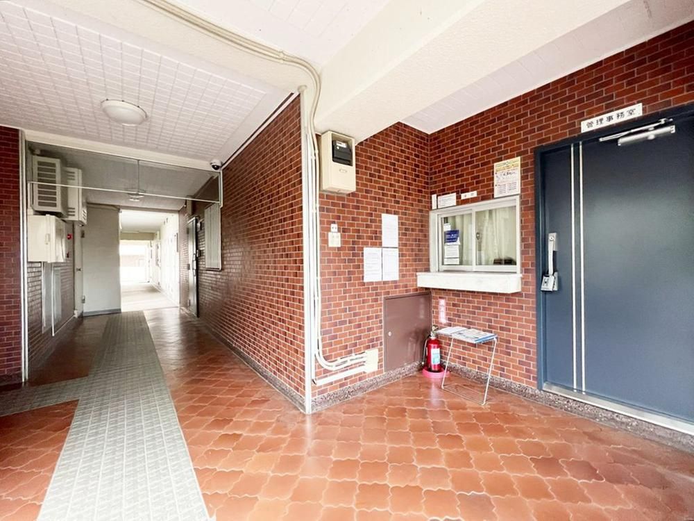 2LDK Condo in Kanazawa-ku, Yokohama - 68m² with Garden - Thumbnail 4