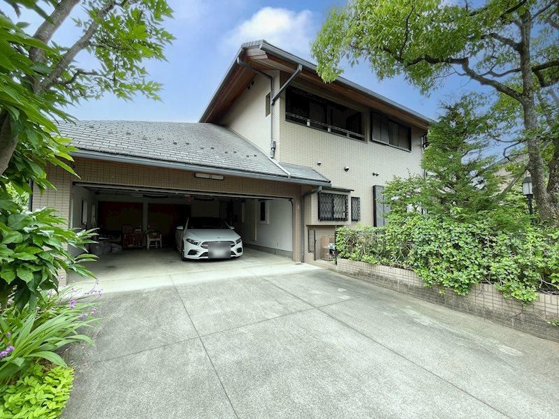 7-Bedroom House with Dual Gardens in Ritto, Shiga - Thumbnail 2