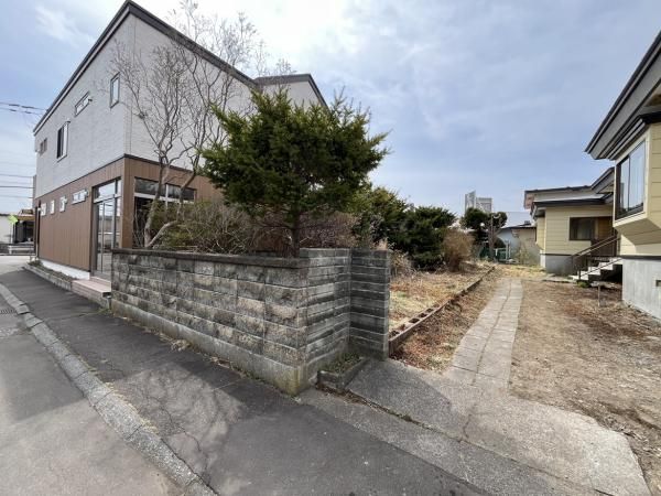 Renovated 5LDK House for Sale in Tomakomai, Hokkaido - Thumbnail 2