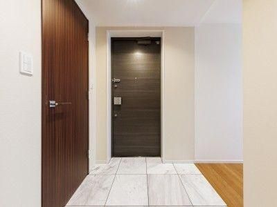 1LDK Penthouse Apartment for Sale in Akasaka, Minato, Tokyo - Thumbnail 3