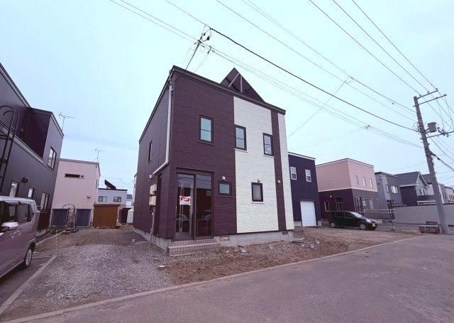 4LDK House with Solar Panels in Ishikari, Hokkaido - Thumbnail 2
