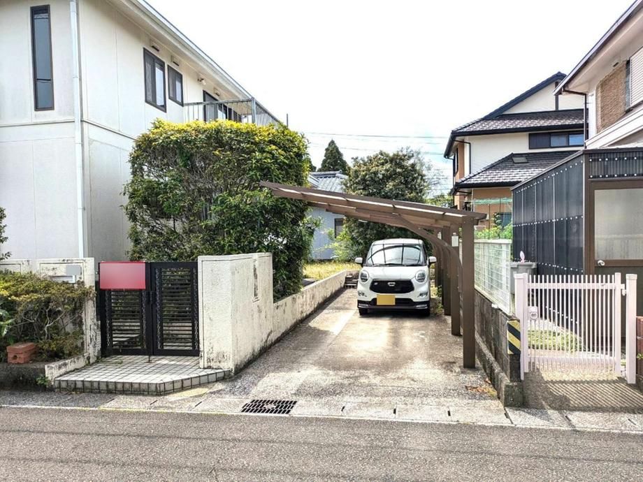 Used House 3LDK+S in Ikime-dai Higashi 2, Miyazaki City - 24.8 Million Yen - Thumbnail 2