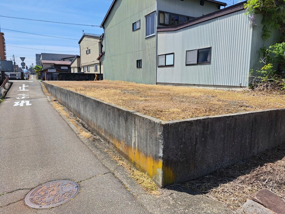 Land for Sale in Joetsu City, Niigata - 112 m2 Corner Lot - Thumbnail 3