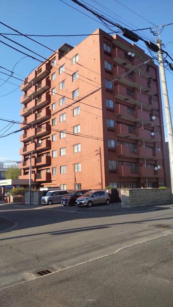 2DK Apartment for Sale in Toyohira-ku, Sapporo - 42.57 sqm - Thumbnail 2
