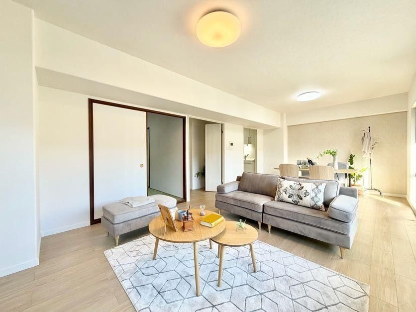Spacious 3LDK Apartment for Sale in Miyamaedaira, Kawasaki - Thumbnail 4