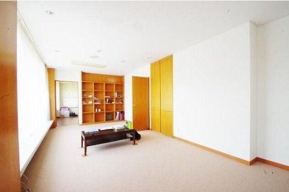 Renovated 3LDK House in Sapporo's Miyanomori Area - Thumbnail 2