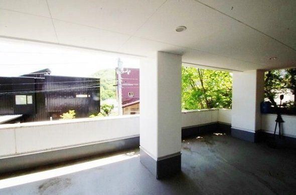 Renovated 3LDK House in Sapporo's Miyanomori Area - Thumbnail 3