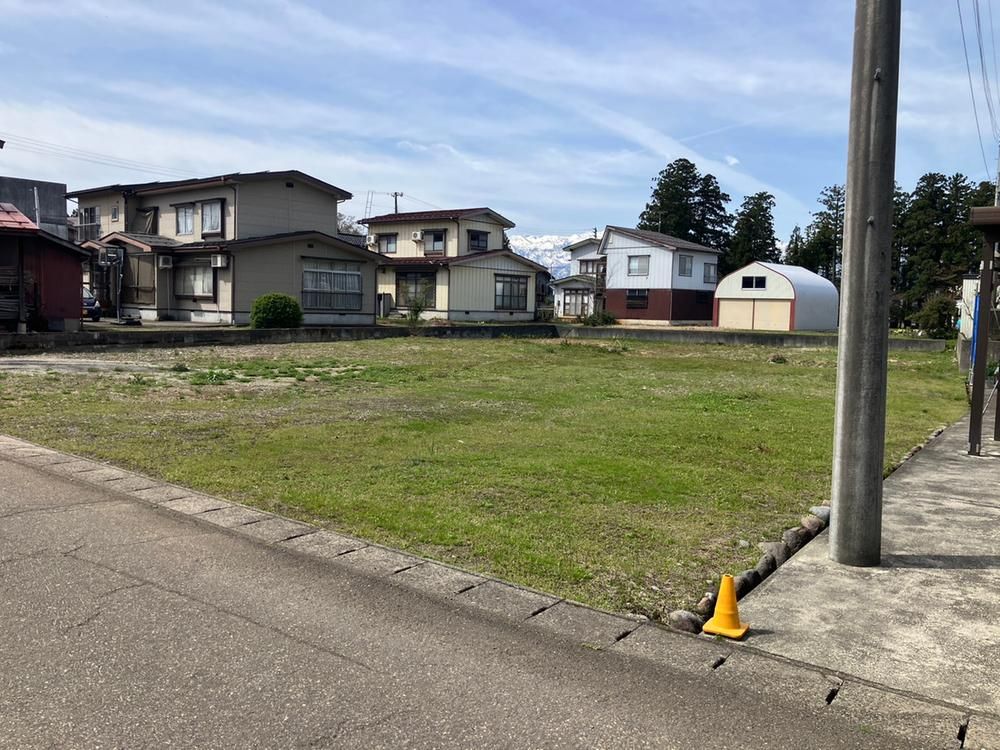 864 sqm Land for Sale in Joetsu, Niigata - 3 Million Yen - Thumbnail 2