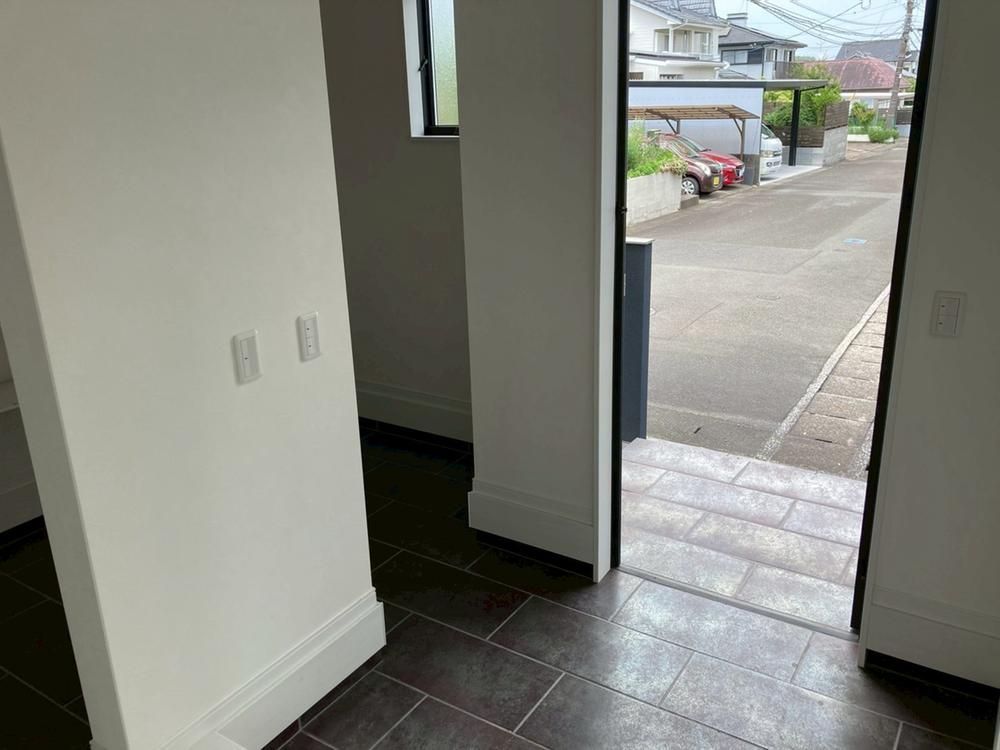 Modern All-Electric 4LDK House in Miyazaki City with Large Lot - Thumbnail 4
