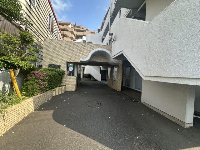 2DK Apartment for Sale in Asahi Ward, Yokohama - Thumbnail 2