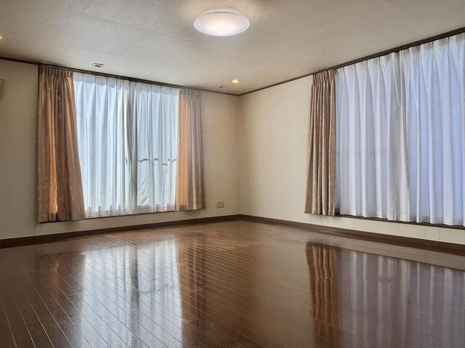 4LDK+S House for Sale in Higashi Nakayama, Funabashi - Thumbnail 3