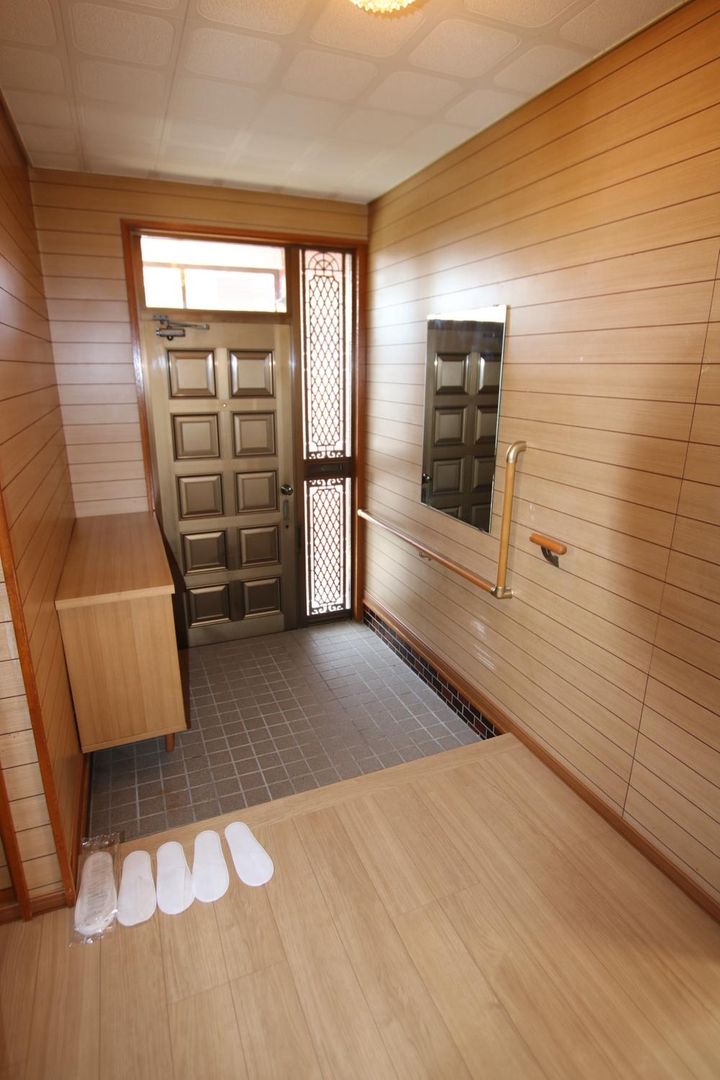 Newly Renovated 4LDK House in Minami-ku, Sapporo for 8.9 Million Yen - Thumbnail 3