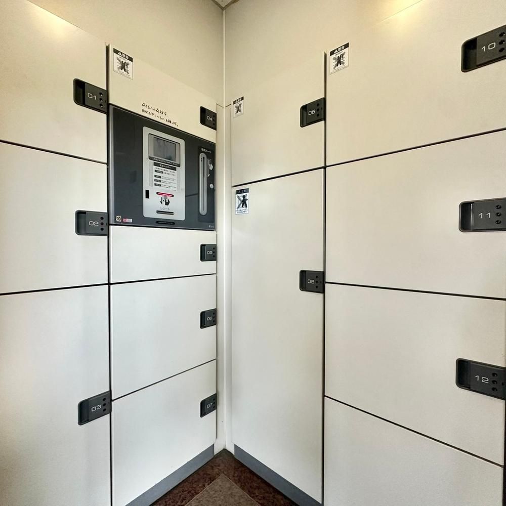 Spacious 2LDK Corner Apartment in Funabashi, Chiba - Thumbnail 3