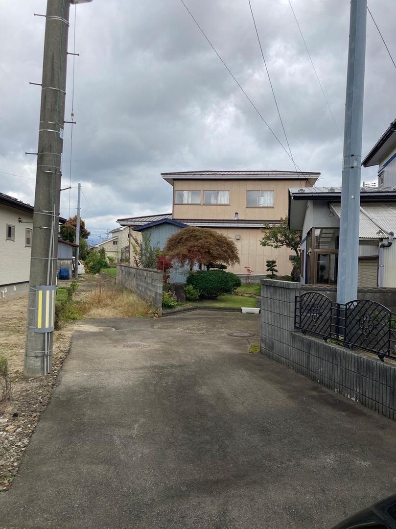 6K House for Sale in Akita City with 419 sqm Land - Thumbnail 2