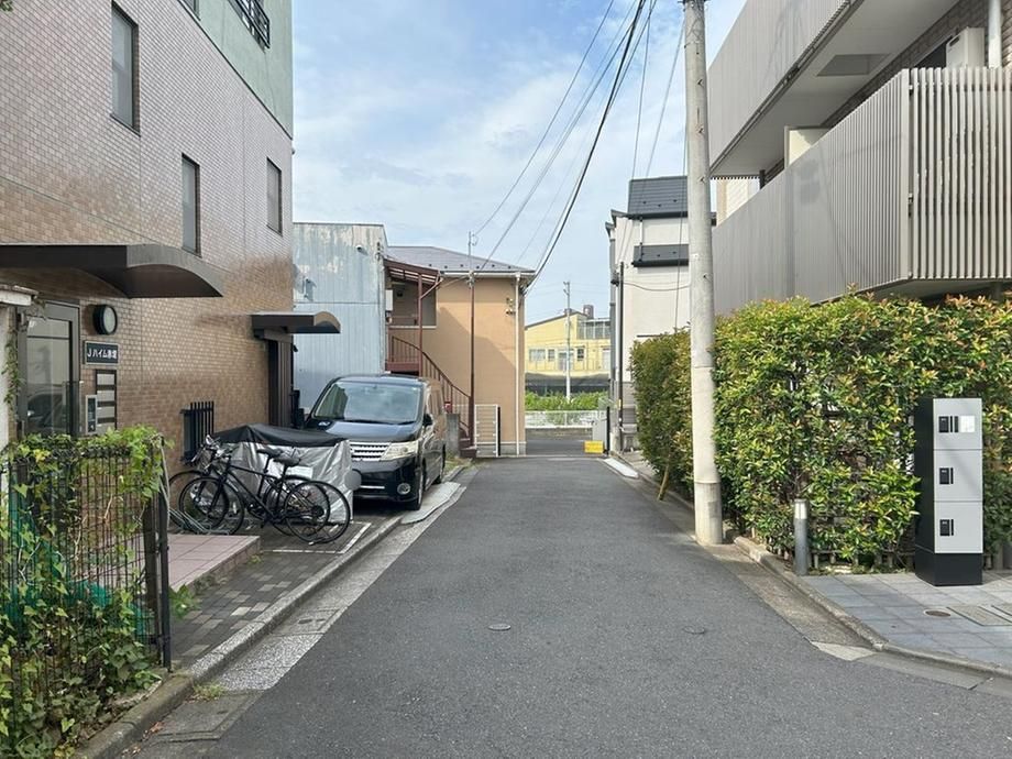 Multi-Generational Home with Rental Units in Setagaya, Tokyo - Thumbnail 4