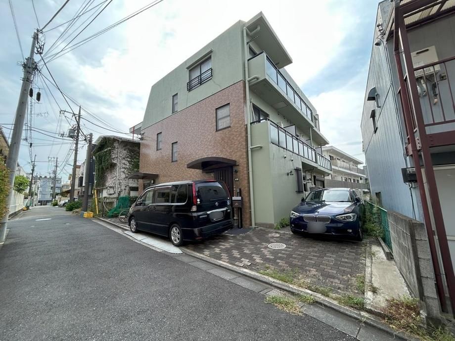 Multi-Generational Home with Rental Units in Setagaya, Tokyo - Thumbnail 2