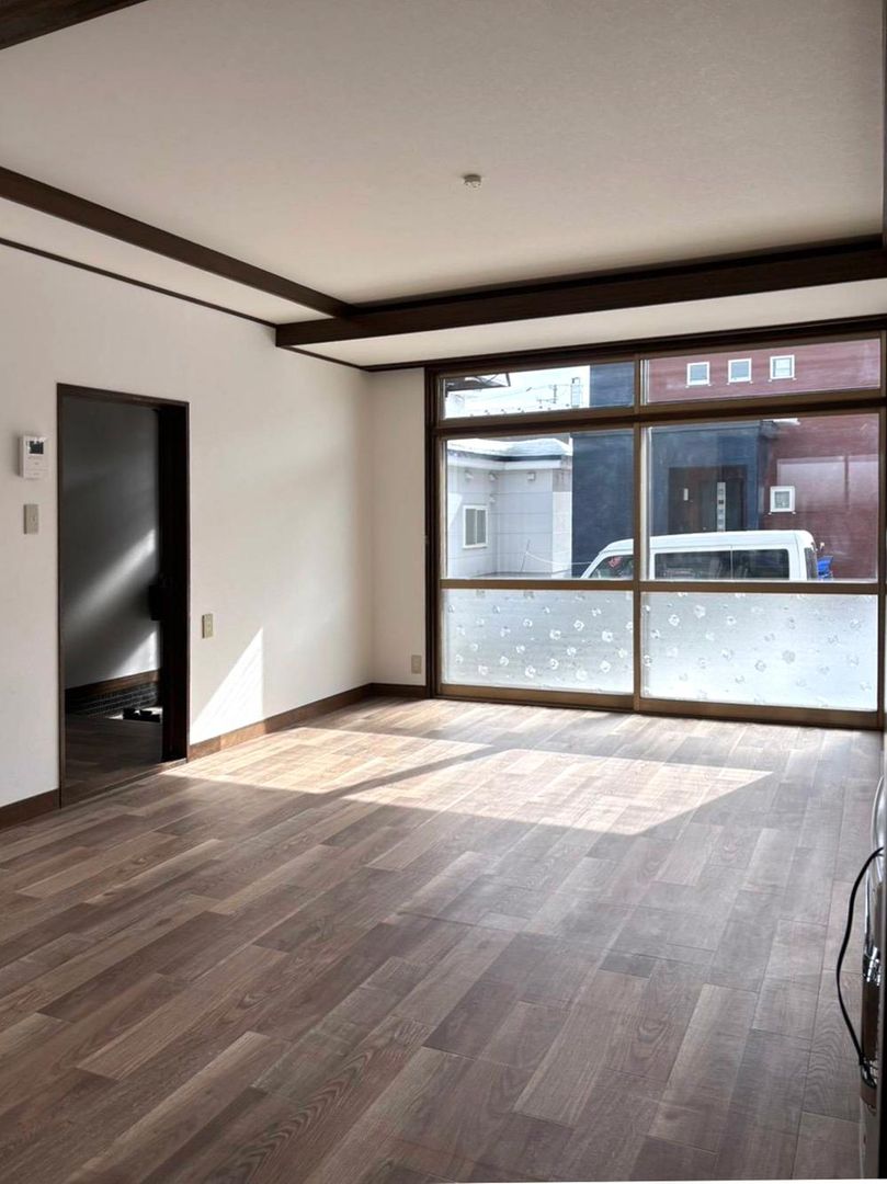 Renovated 4LDK House for Sale in Kita Ward, Sapporo - Thumbnail 2