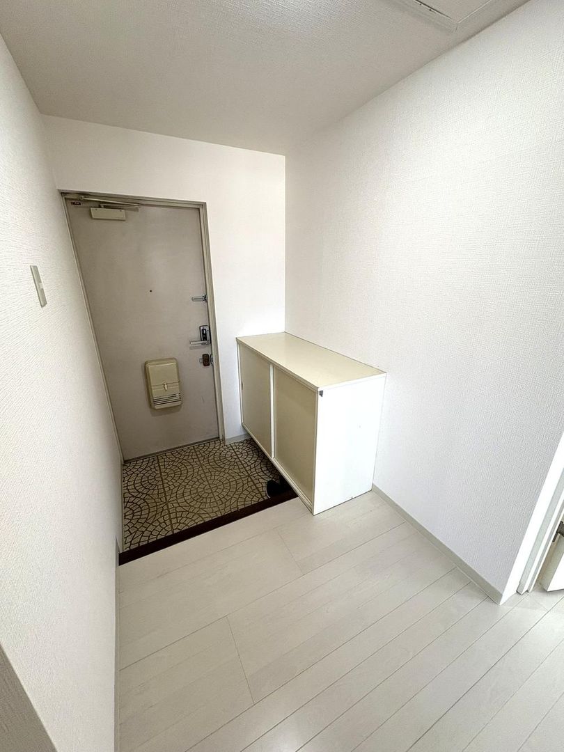 4LDK Apartment for Sale in Higashi Ward, Sapporo, 92.4m² - Thumbnail 2