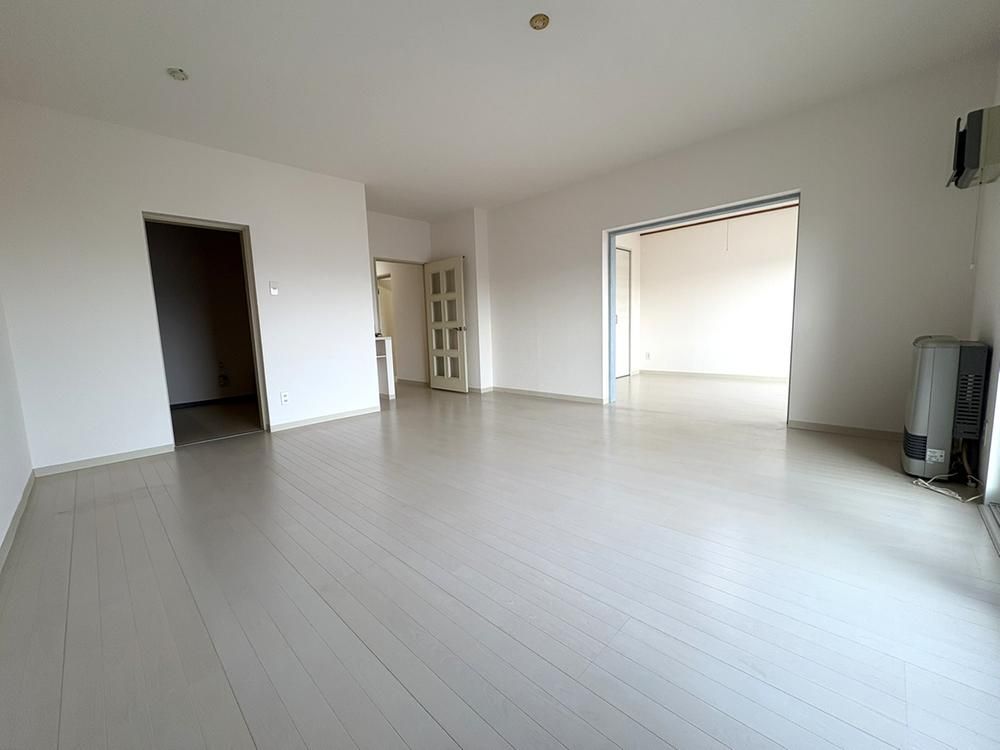 4LDK Apartment for Sale in Higashi Ward, Sapporo, 92.4m² - Thumbnail 4