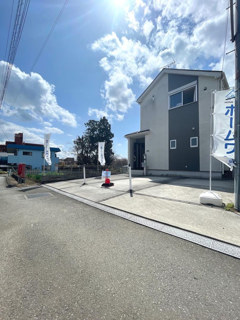 4LDK Detached House for Sale Near Hakonegaski Station, Tokyo - Thumbnail 2