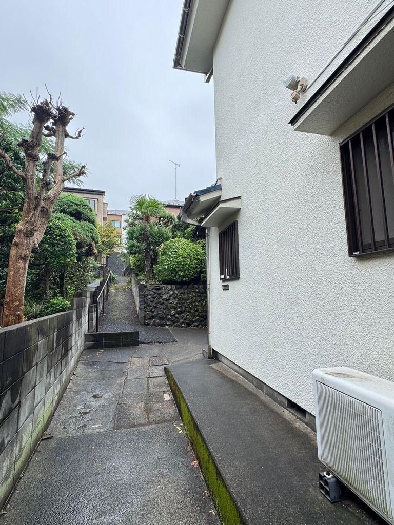 Land with Old House for Sale in Hachioji, Tokyo - 399.11m² - Thumbnail 4