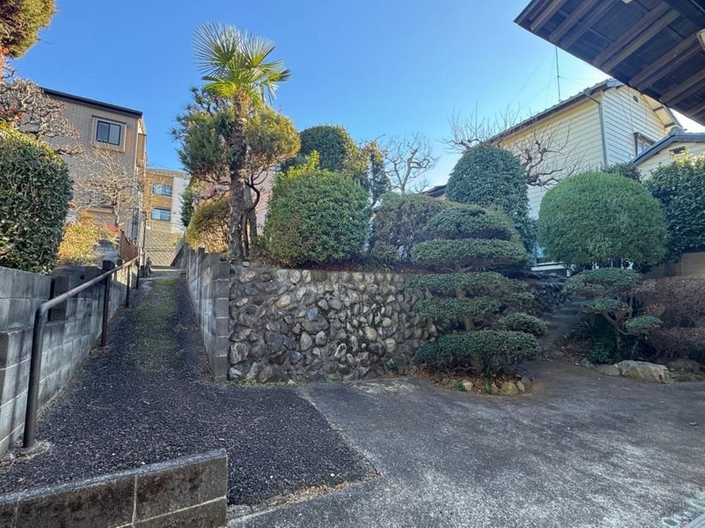 Land with Old House for Sale in Hachioji, Tokyo - 399.11m² - Thumbnail 2