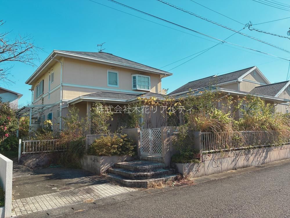 5LDK+S House for Sale in Gakuen Kibana-dai, Miyazaki City - Thumbnail 3